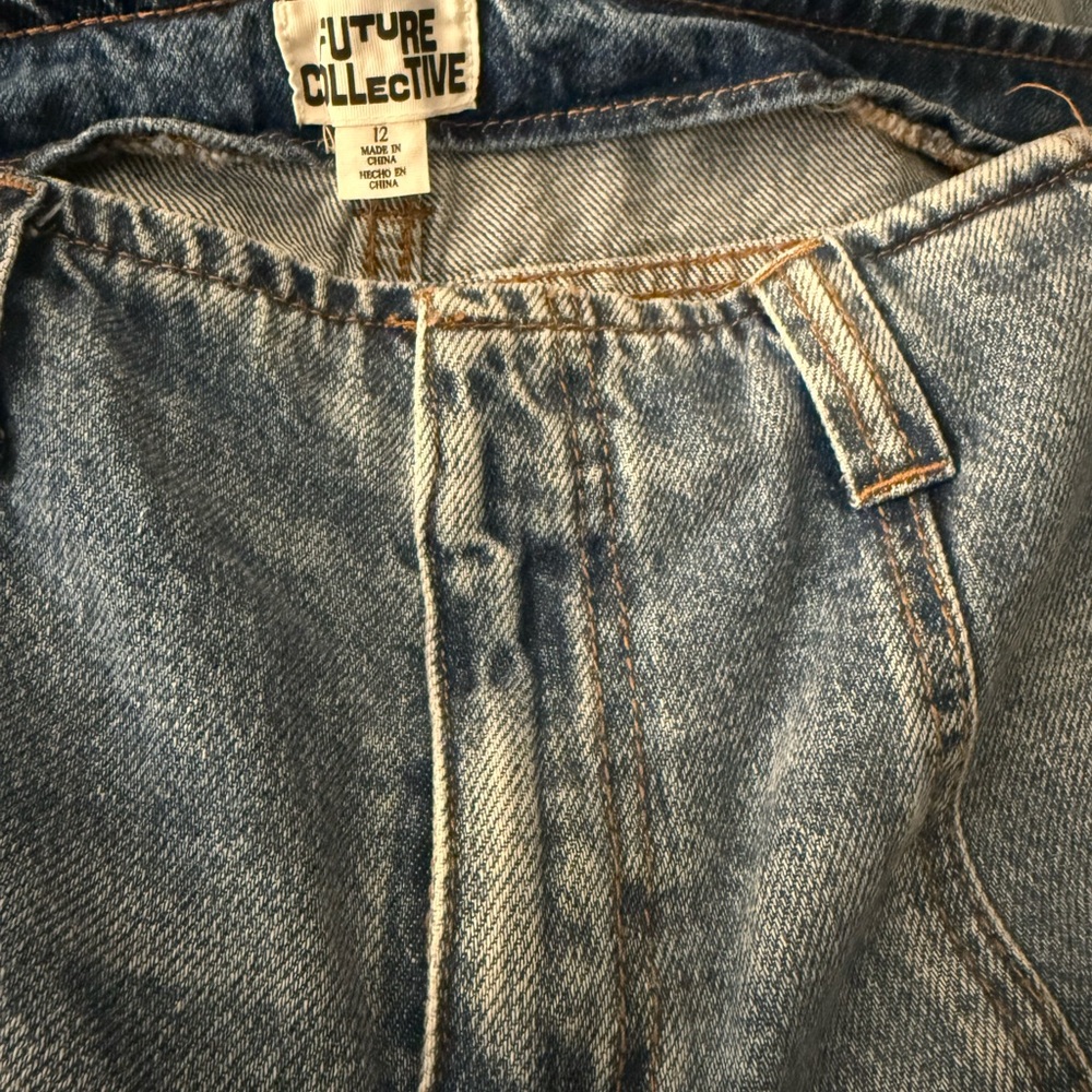 Future Collective Light Wash Barrel Leg Crop Women's Blue Jeans Size 12 - Picture 4 of 5